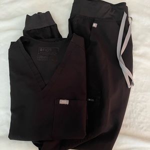 Used black figs scrubs. Size small.